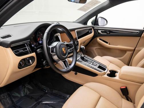 2021 Porsche Macan 