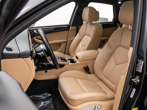 2021 Porsche Macan 
