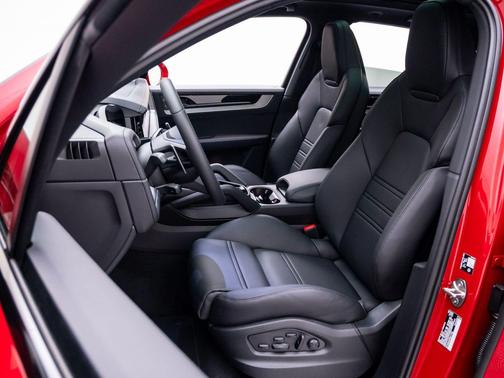 Carmine Red 2026 Porsche Cayenne Cayenne E-Hybrid