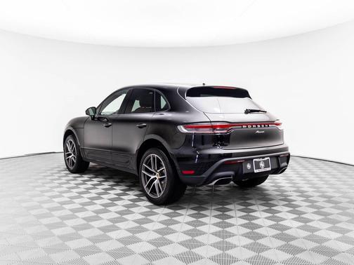 2025 Porsche Macan