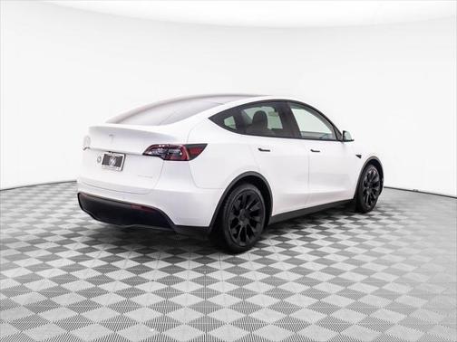 2022 Tesla Model Y Long Range Dual Motor All-Wheel Drive