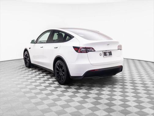 2022 Tesla Model Y Long Range Dual Motor All-Wheel Drive