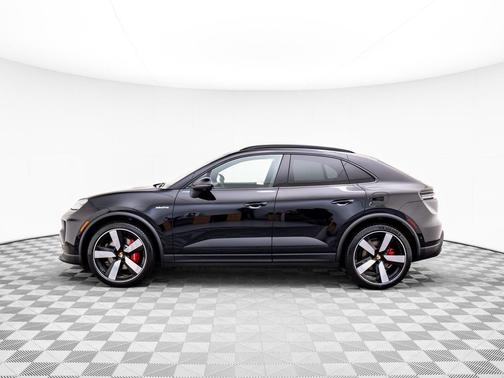 2025 Porsche Macan 4S