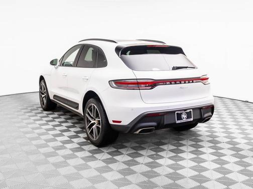 2026 Porsche Macan 