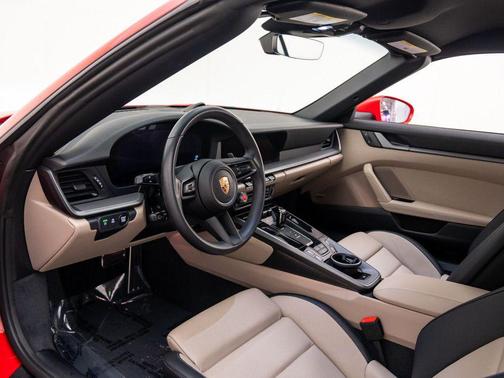 2025 Porsche 911 Carrera