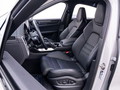 Arctic Grey 2022 Porsche Cayenne Turbo GT