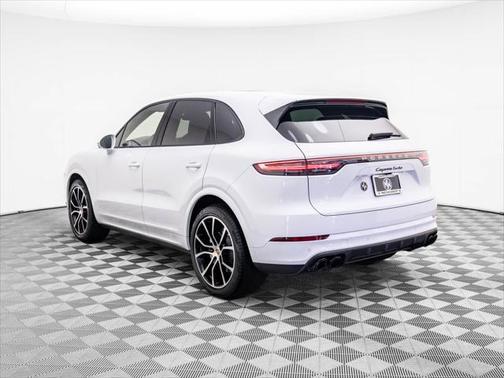 2023 Porsche Cayenne Turbo