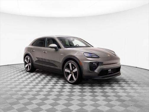 2024 Porsche Macan Base