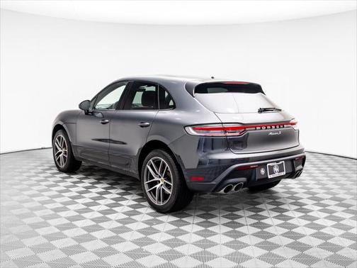 2023 Porsche Macan Base