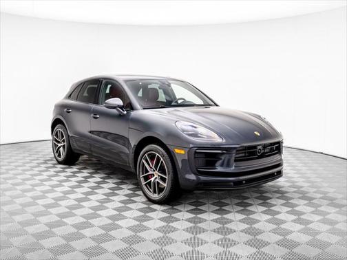 2023 Porsche Macan Base