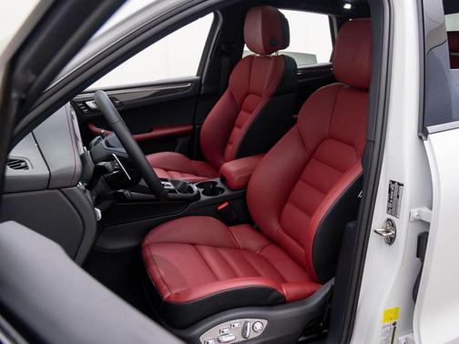 2026 Porsche Macan T