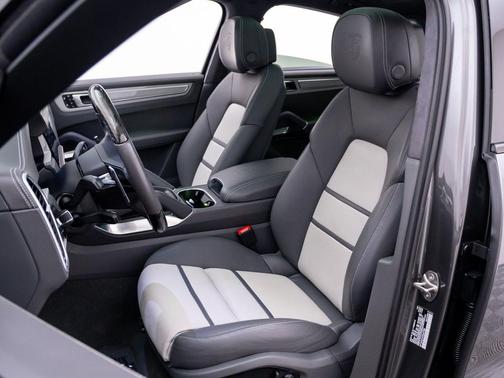 Gray 2023 Porsche Cayenne Cayenne Turbo S E-Hybrid