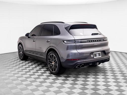 2024 Porsche Cayenne S