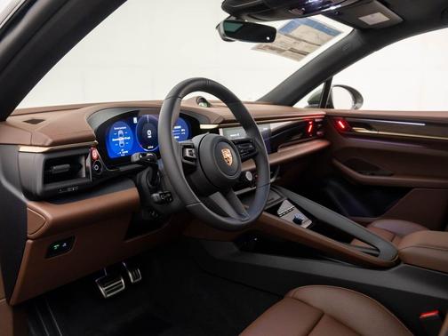 2025 Porsche Macan 4S