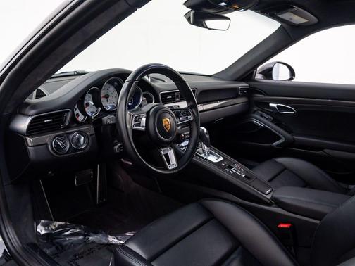 2017 Porsche 911 Turbo S