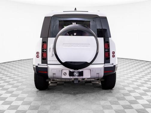 2024 Land Rover Defender 110 P400 S