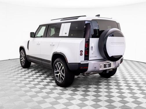 2024 Land Rover Defender 110 P400 S