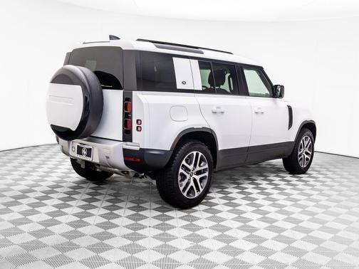 2024 Land Rover Defender 110 P400 S