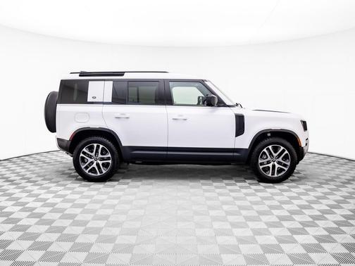 2024 Land Rover Defender 110 P400 S