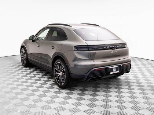 2025 Porsche Macan 4
