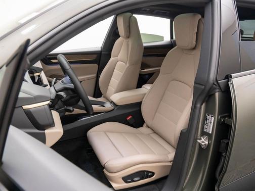 2025 Porsche Macan 4