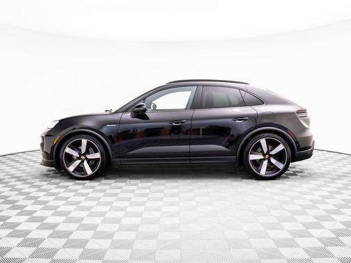 2024 Porsche Macan 4