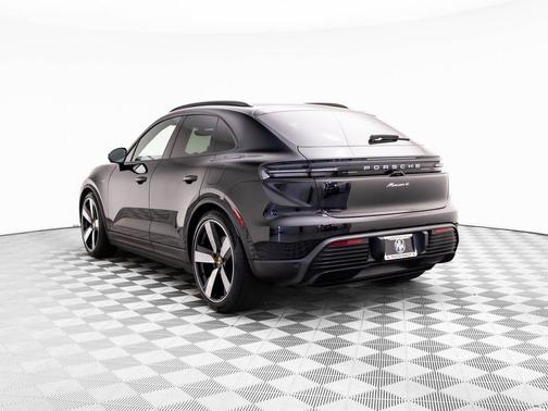 2024 Porsche Macan 4