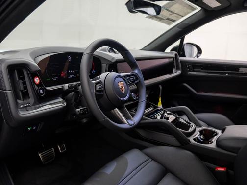 2026 Porsche Cayenne GTS