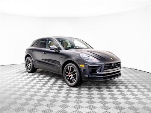2022 Porsche Macan Base