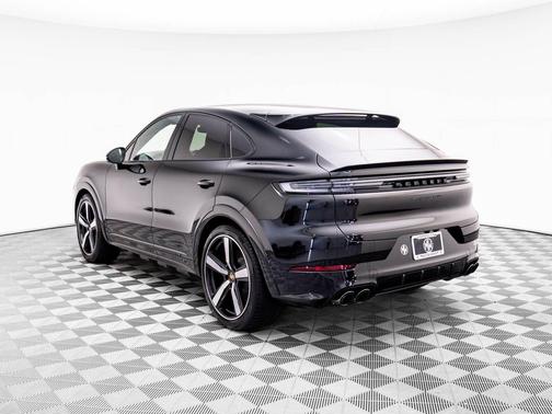 2025 Porsche Cayenne GTS