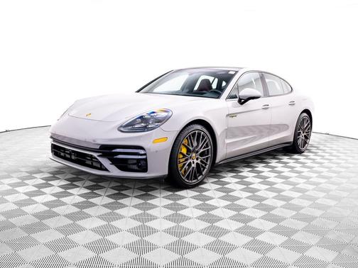 Tan 2023 Porsche Panamera Turbo S