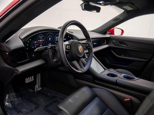 2022 Porsche Taycan GTS