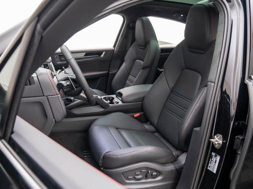 2026 Porsche Cayenne GTS