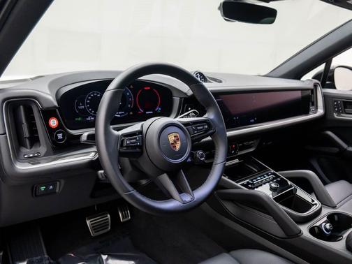 2026 Porsche Cayenne GTS
