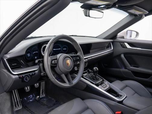 2024 Porsche 911 Carrera 4 GTS