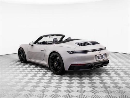 2024 Porsche 911 Carrera 4 GTS