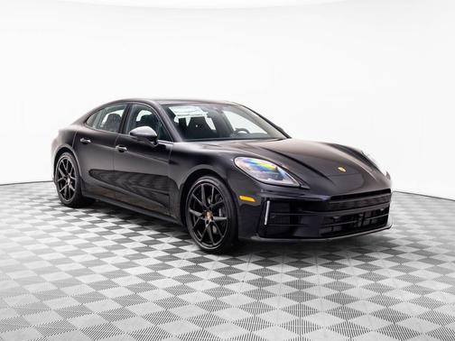 2026 Porsche Panamera 4