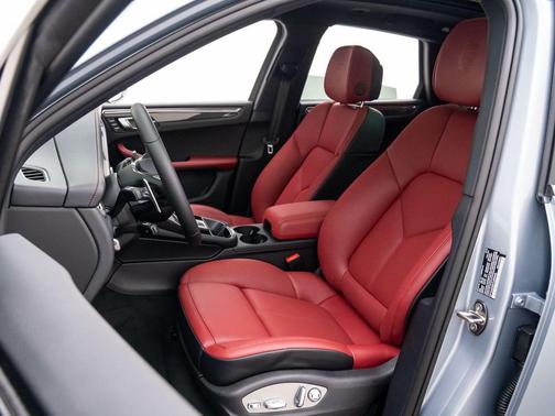 2026 Porsche Macan T