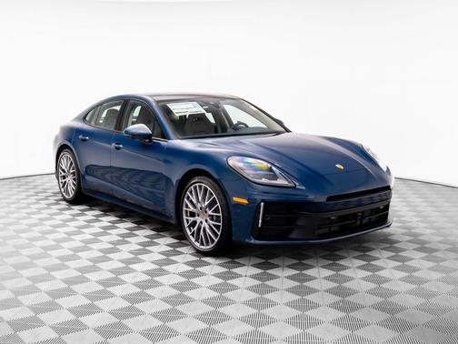 2026 Porsche Panamera 4