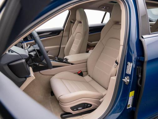 2026 Porsche Panamera 4