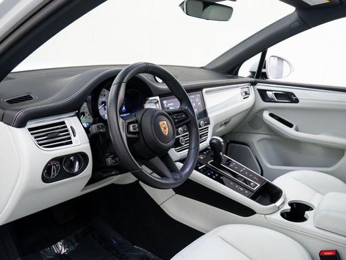 2024 Porsche Macan GTS