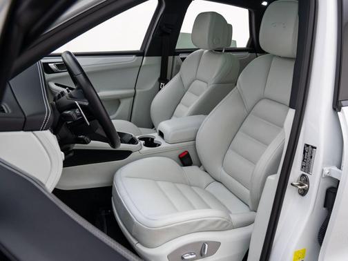 2024 Porsche Macan GTS