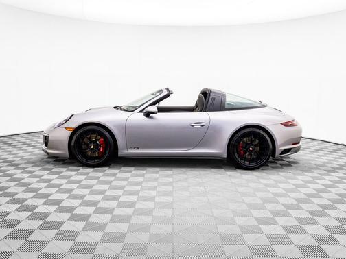 2019 Porsche 911 Targa 4 GTS