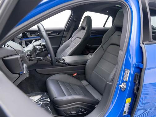 2024 Porsche Panamera 4