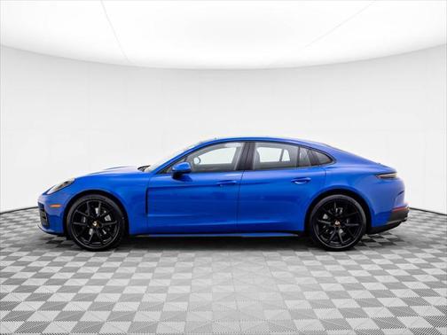2024 Porsche Panamera 4