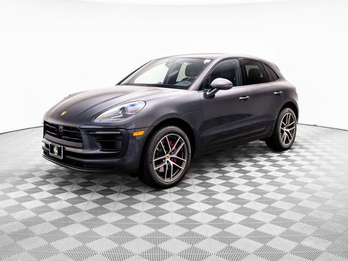 Volcano Grey Metallic 2023 Porsche Macan Macan