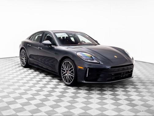 2026 Porsche Panamera 4