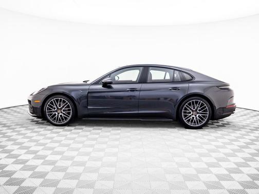 2026 Porsche Panamera 4