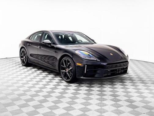 2026 Porsche Panamera 4