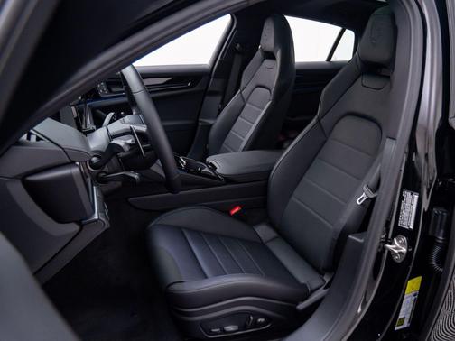 2026 Porsche Panamera 4